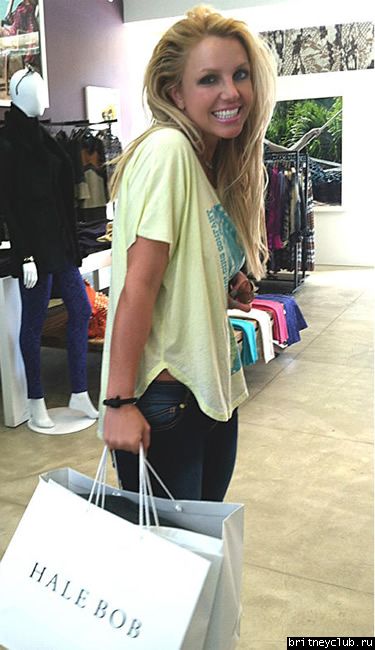 Бритни на шоппинге в Лос-Анджелесе002.jpg(Бритни Спирс, Britney Spears)