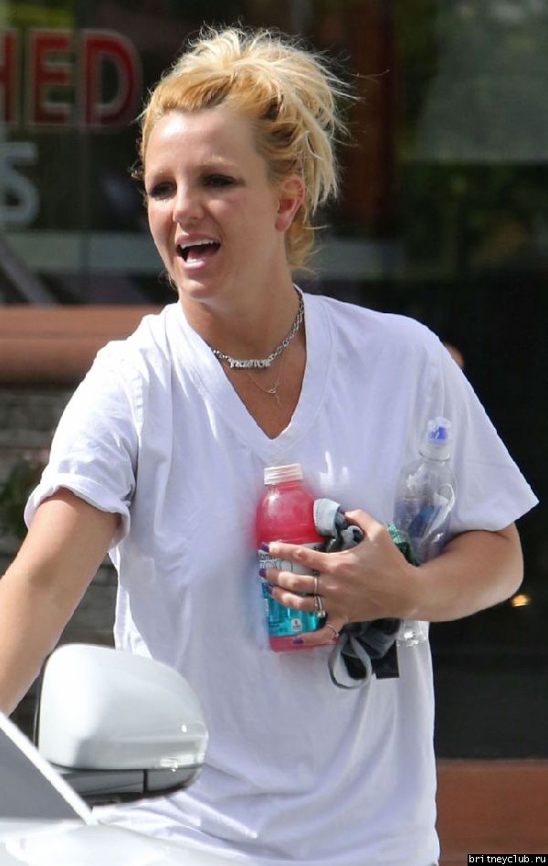 Бритни покидает цветочный магазин Gelson02.jpg(Бритни Спирс, Britney Spears)