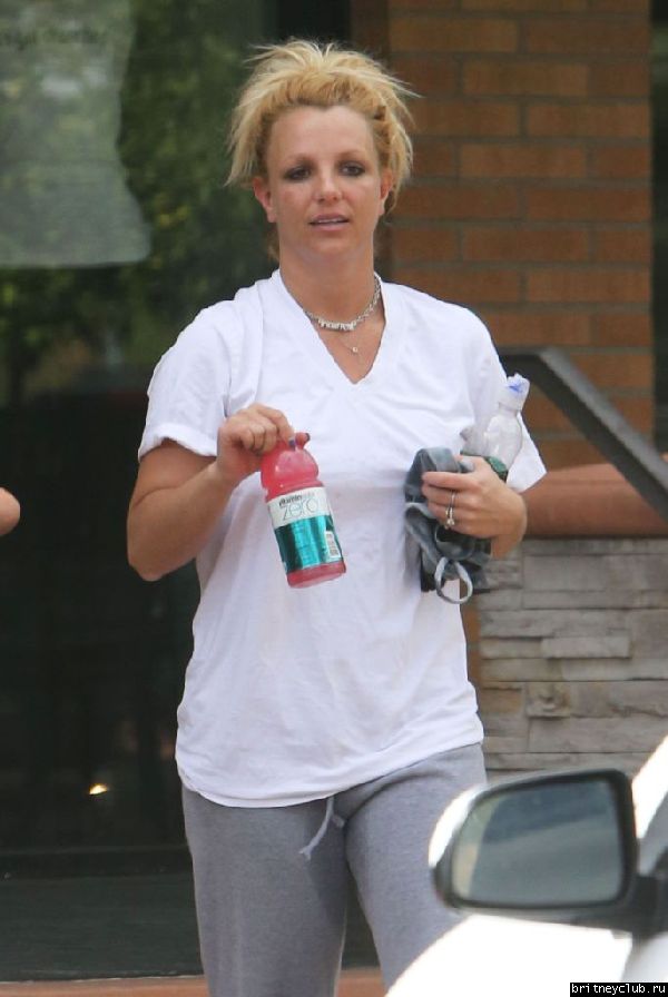 Бритни покидает цветочный магазин Gelson07.jpg(Бритни Спирс, Britney Spears)
