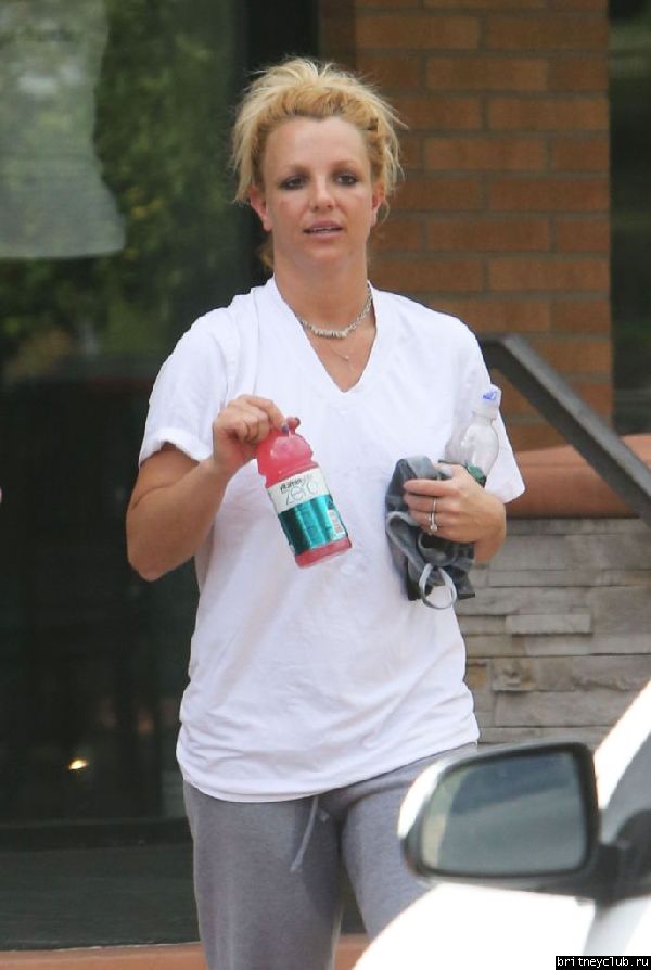 Бритни покидает цветочный магазин Gelson35.jpg(Бритни Спирс, Britney Spears)