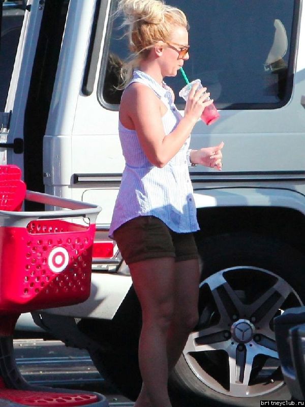 Бритни на шоппинге в Target35.jpg(Бритни Спирс, Britney Spears)