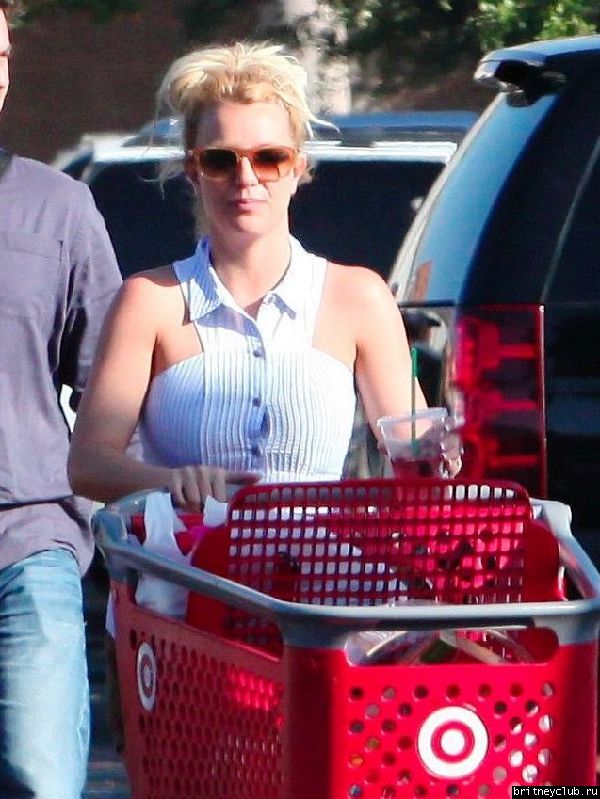 Бритни на шоппинге в Target38.jpg(Бритни Спирс, Britney Spears)
