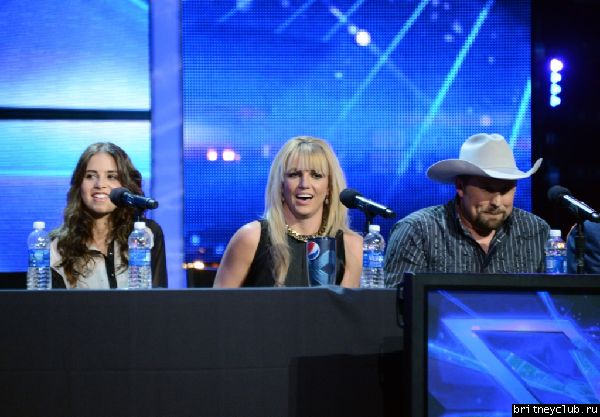 Бритни на пресс-конференции по случаю финала The X Factor USA19.jpg(Бритни Спирс, Britney Spears)