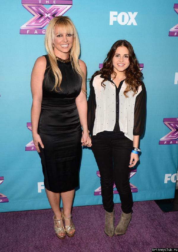 Бритни на пресс-конференции по случаю финала The X Factor USA35.jpg(Бритни Спирс, Britney Spears)