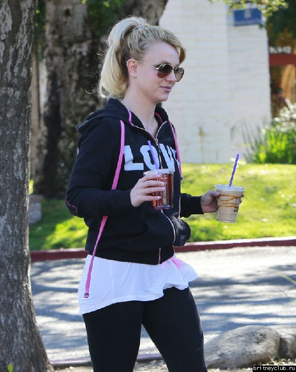 Бритни посетила кофейню Coffee Bean & Tea13.jpg(Бритни Спирс, Britney Spears)