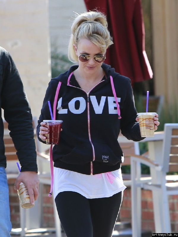 Бритни посетила кофейню Coffee Bean & Tea15.jpg(Бритни Спирс, Britney Spears)