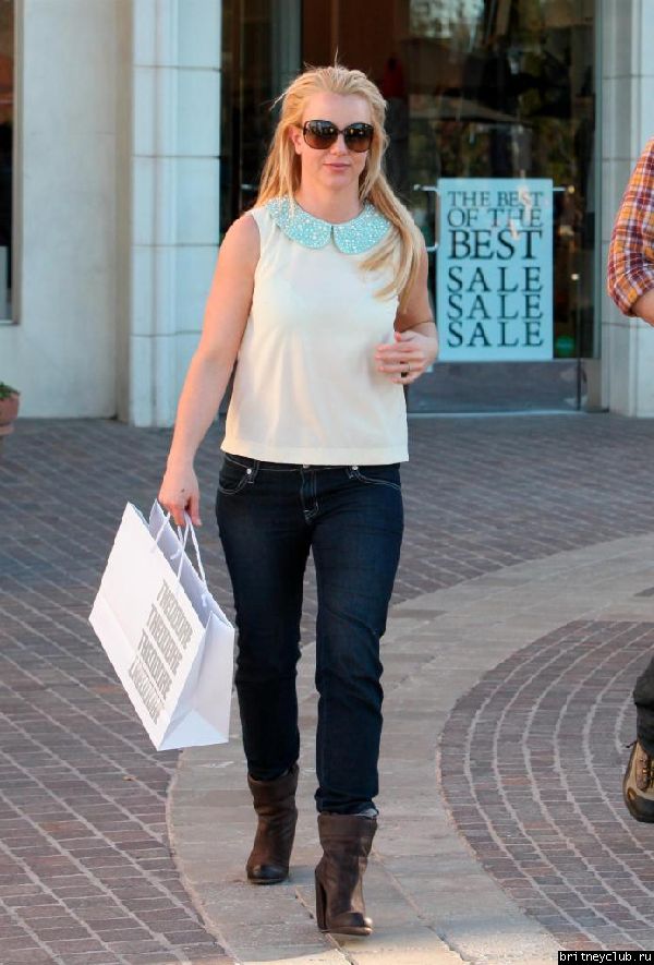 Бритни на шоппинге в Thousand Oaks, Калифорния29.jpg(Бритни Спирс, Britney Spears)