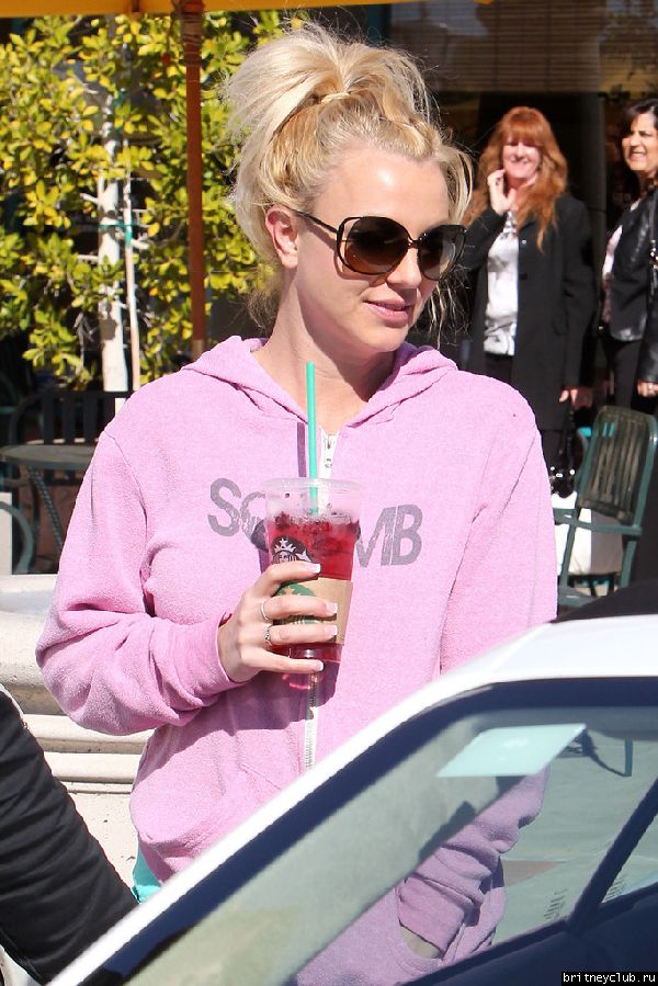 Бритни посетила салон красоты в Лос-Анджелесе14.jpg(Бритни Спирс, Britney Spears)