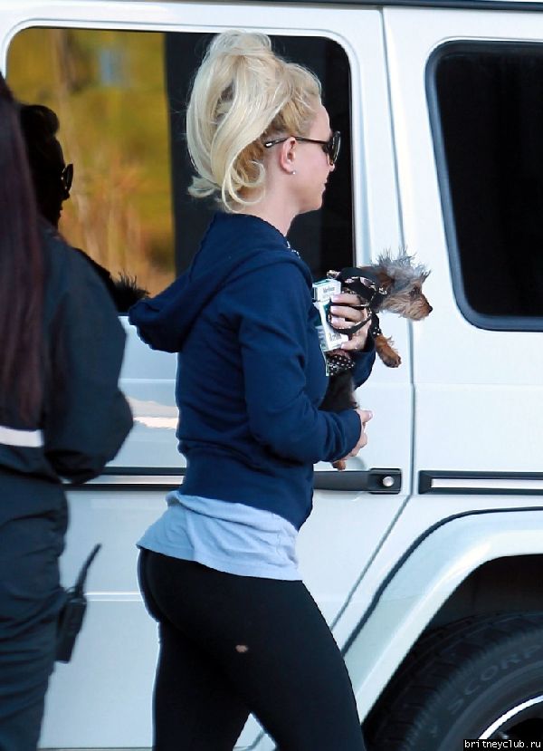 Бритни покидает отель в Беверли Хиллз07.jpg(Бритни Спирс, Britney Spears)
