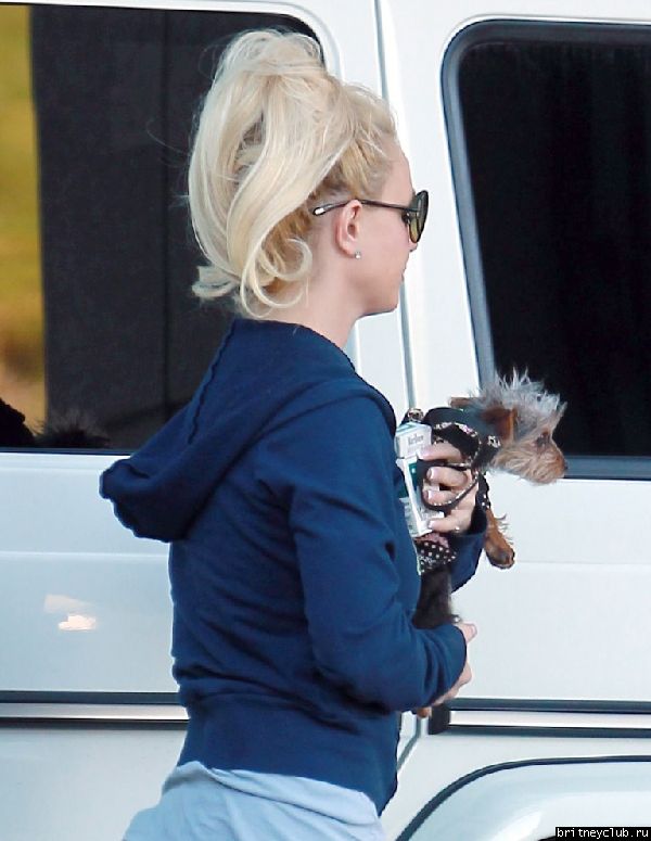 Бритни покидает отель в Беверли Хиллз08.jpg(Бритни Спирс, Britney Spears)