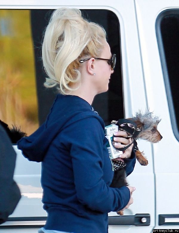 Бритни покидает отель в Беверли Хиллз09.jpg(Бритни Спирс, Britney Spears)