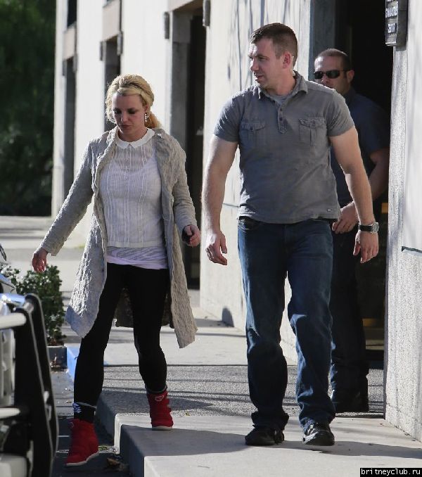 Бритни забирает детей из гимнастического зала!13.jpg(Бритни Спирс, Britney Spears)