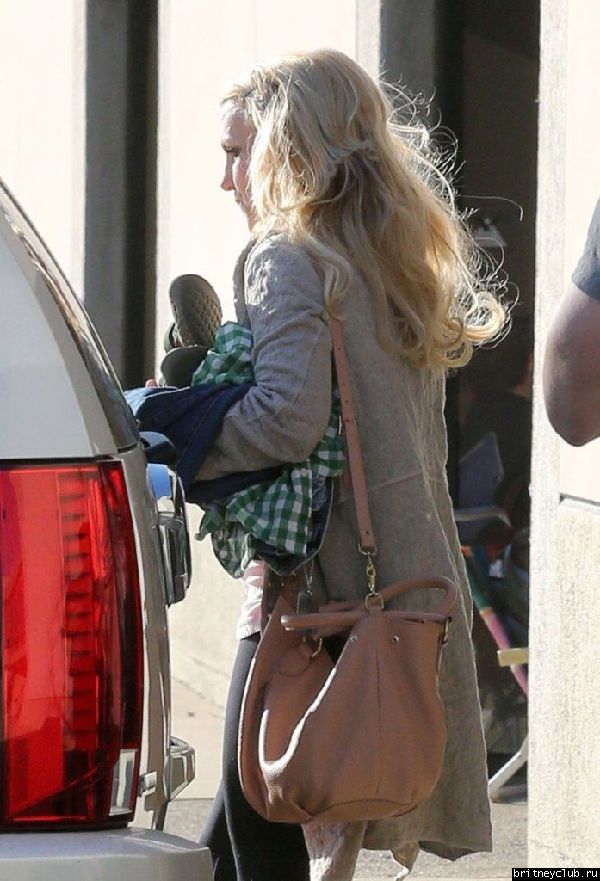 Бритни забирает детей из гимнастического зала!14.jpg(Бритни Спирс, Britney Spears)