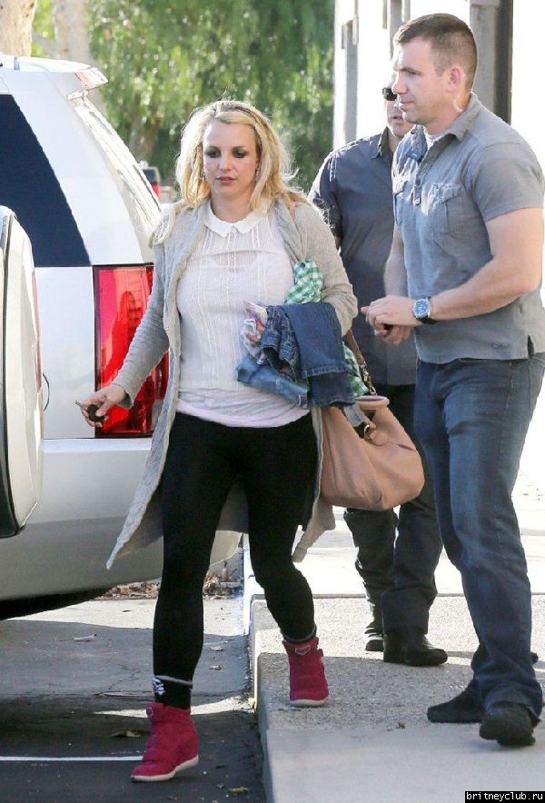 Бритни забирает детей из гимнастического зала!24.jpg(Бритни Спирс, Britney Spears)