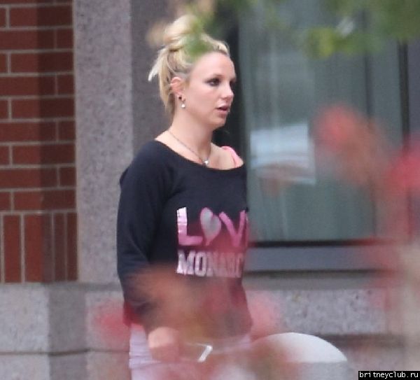 Бритни покидает фитнесс-клуб 02.jpg(Бритни Спирс, Britney Spears)