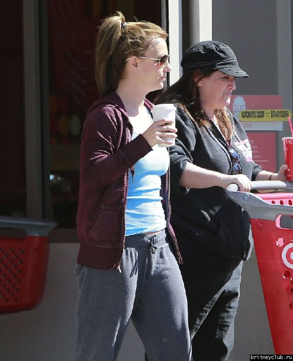Бритни проводит время в Лос-Анджелесе09.jpg(Бритни Спирс, Britney Spears)