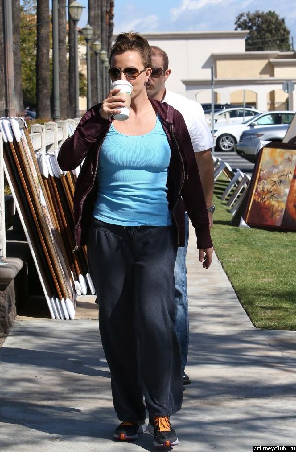 Бритни проводит время в Лос-Анджелесе27.jpg(Бритни Спирс, Britney Spears)