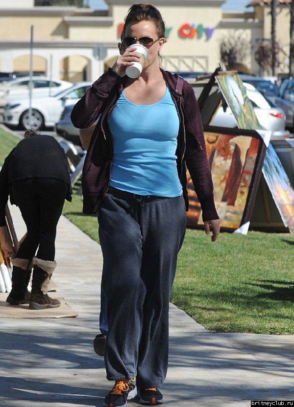 Бритни проводит время в Лос-Анджелесе40.jpg(Бритни Спирс, Britney Spears)