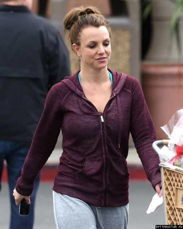 Бритни посетила супермаркет  Albertsons26.jpg(Бритни Спирс, Britney Spears)