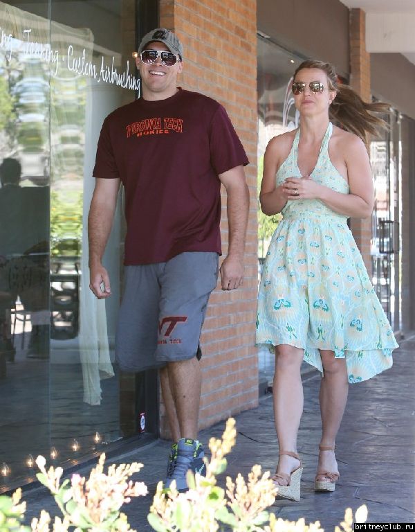 Бритни и Дэвид Лукадо посетили спа-салон и ресторан Cisco’s.46.jpg(Бритни Спирс, Britney Spears)