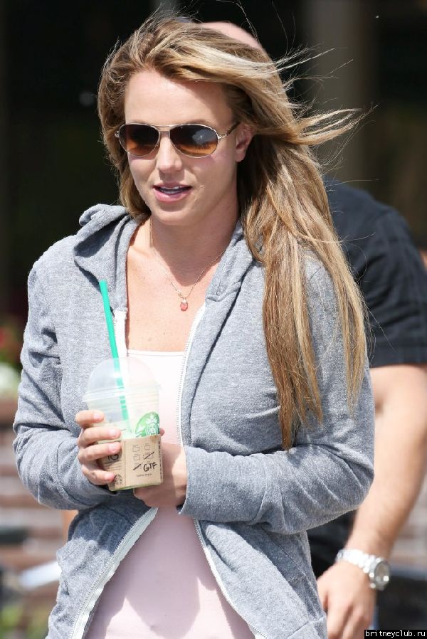 Бритни посетила Starbucks в Togo’s03.jpg(Бритни Спирс, Britney Spears)