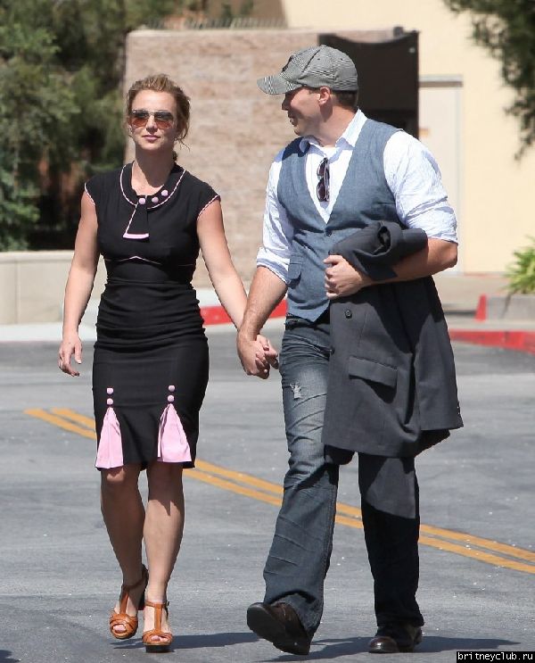 Бритни и Дэвид на шоппинге в Thousand Oaks24.jpg(Бритни Спирс, Britney Spears)