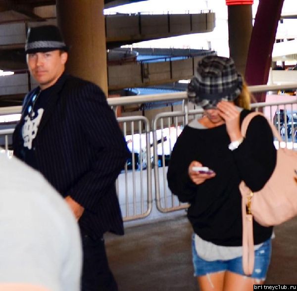 Бритни и Дэвид в аэропорту в Лас-Вегасе4.jpg(Бритни Спирс, Britney Spears)