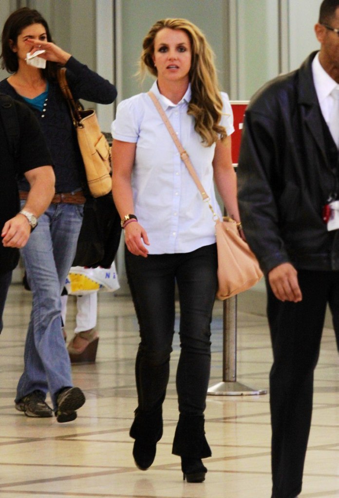 Бритни в аэропорту в Лос-Анджелесе(Бритни Спирс, Britney Spears)