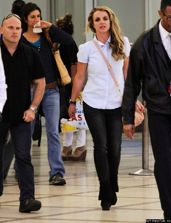 Бритни в аэропорту в Лос-Анджелесе15.jpg(Бритни Спирс, Britney Spears)