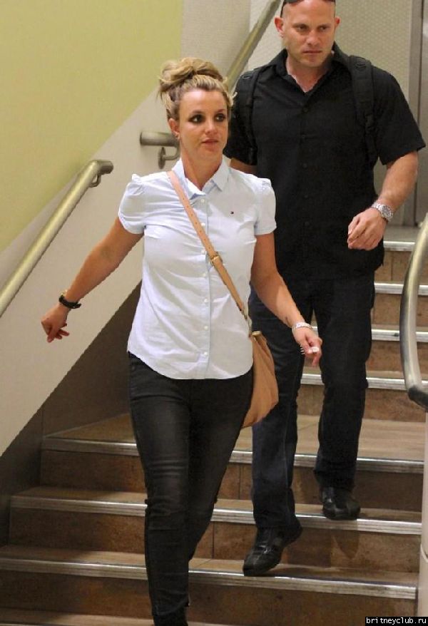Бритни в аэропорту в Лос-Анджелесе41.jpg(Бритни Спирс, Britney Spears)