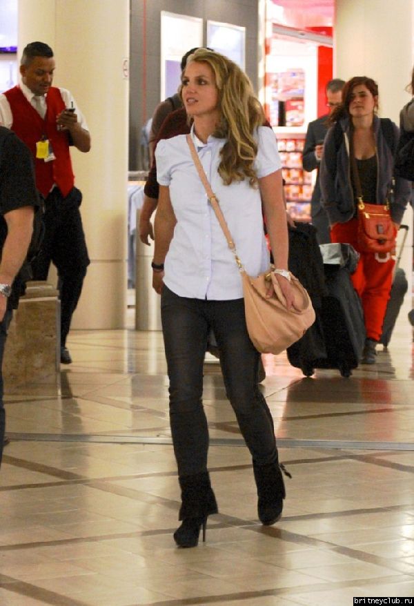 Бритни в аэропорту в Лос-Анджелесе5.jpg(Бритни Спирс, Britney Spears)
