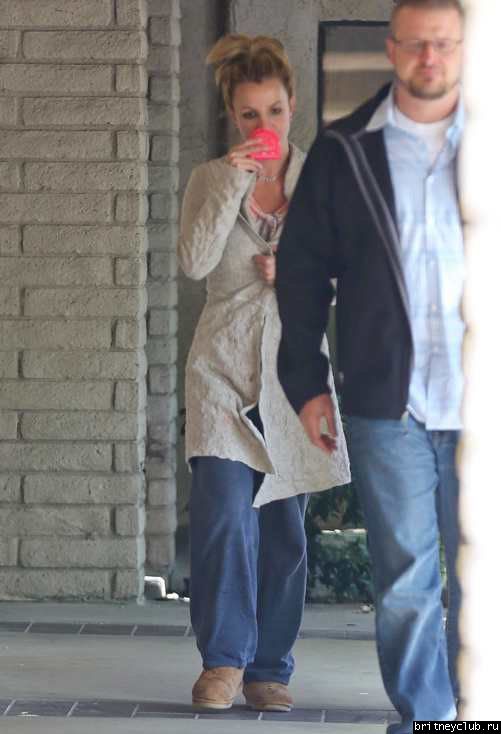 Бритни покидает стоматолога в Thousand Oaks13.jpg(Бритни Спирс, Britney Spears)