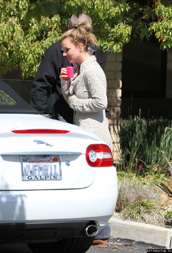 Бритни покидает стоматолога в Thousand Oaks17.jpg(Бритни Спирс, Britney Spears)