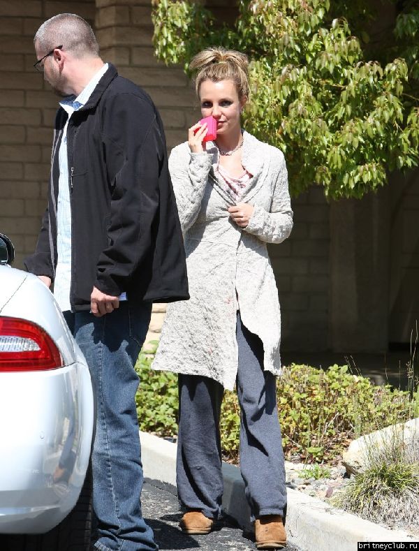 Бритни покидает стоматолога в Thousand Oaks29.jpg(Бритни Спирс, Britney Spears)