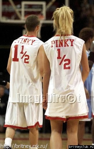 Бритни и Джастин на баскетбольном матчеchallenge1.jpg(Бритни Спирс, Britney Spears)