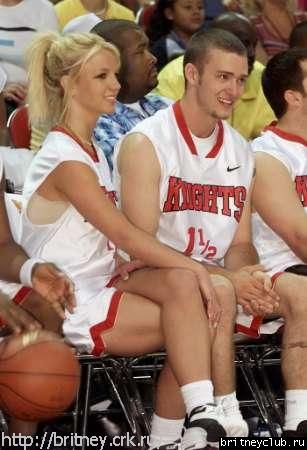 Бритни и Джастин на баскетбольном матчеchallenge20.jpg(Бритни Спирс, Britney Spears)