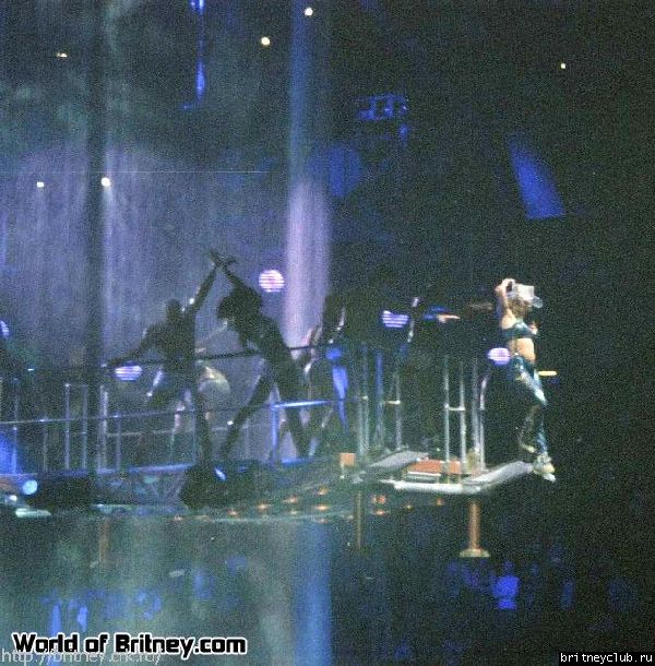 D.W.D. tour Denver, Colorado (12 ноября 2001 года)05.jpg(Бритни Спирс, Britney Spears)