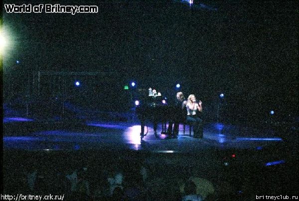D.W.D. tour Denver, Colorado (12 ноября 2001 года)09.jpg(Бритни Спирс, Britney Spears)