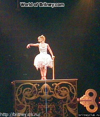 D.W.D. tour Anaheim, California (20 ноября 2001 года)02.jpg(Бритни Спирс, Britney Spears)