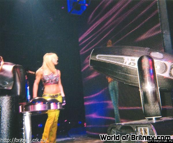 D.W.D. tour Chicago, IL (28 ноября 2001 года)26.jpg(Бритни Спирс, Britney Spears)