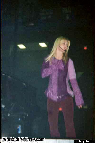 D.W.D. tour Chicago, IL (28 ноября 2001 года)30.jpg(Бритни Спирс, Britney Spears)