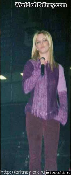 D.W.D. tour Chicago, IL (28 ноября 2001 года)31.jpg(Бритни Спирс, Britney Spears)