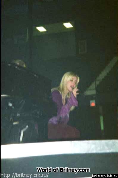 D.W.D. tour Chicago, IL (28 ноября 2001 года)32.jpg(Бритни Спирс, Britney Spears)