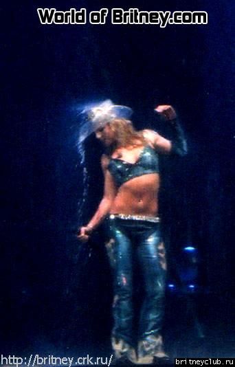 D.W.D. tour Minneapolis (29 ноября 2001 года)15.jpg(Бритни Спирс, Britney Spears)