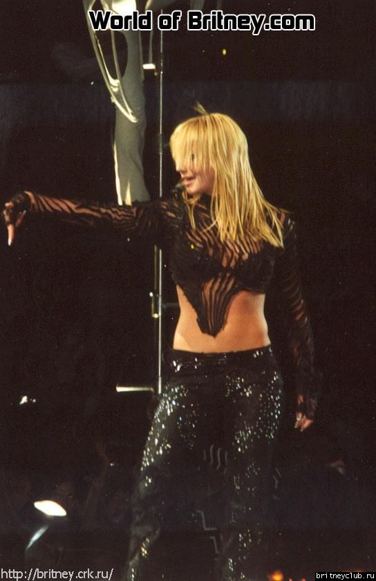 D.W.D. tour Boston, MA (9 декабря 2001 года)16.jpg(Бритни Спирс, Britney Spears)
