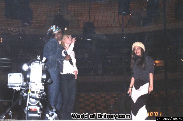 D.W.D. tour Boston, MA (9 декабря 2001 года)21.jpg(Бритни Спирс, Britney Spears)