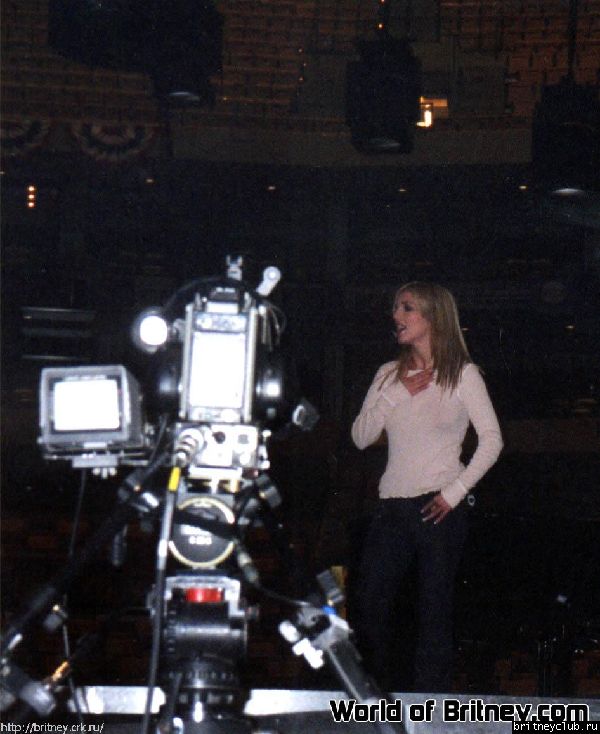 D.W.D. tour Boston, MA (9 декабря 2001 года)24.jpg(Бритни Спирс, Britney Spears)