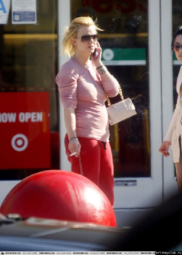 Бритни в магазине Target005.jpg(Бритни Спирс, Britney Spears)