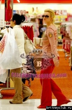 Бритни в магазине TargetLarge_Vertical_8385.jpg(Бритни Спирс, Britney Spears)