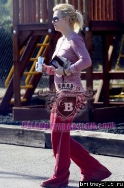 Бритни в магазине TargetLarge_Vertical_8390.jpg(Бритни Спирс, Britney Spears)
